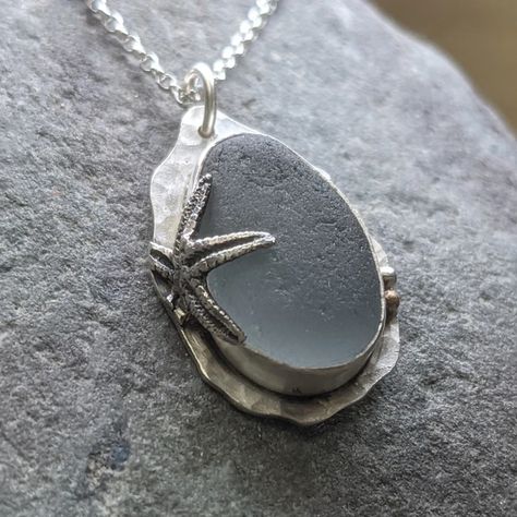 Silver Pendant Ideas, Silversmithing Jewelry Ideas, Sea Glass Jewellery, Seaglass Pendants, Sea Glass Crafts Jewellery, Seaglass Jewellery, Wedding And Engagement Ring, Engagement Ring Designs, Precious Metal Clay Jewelry