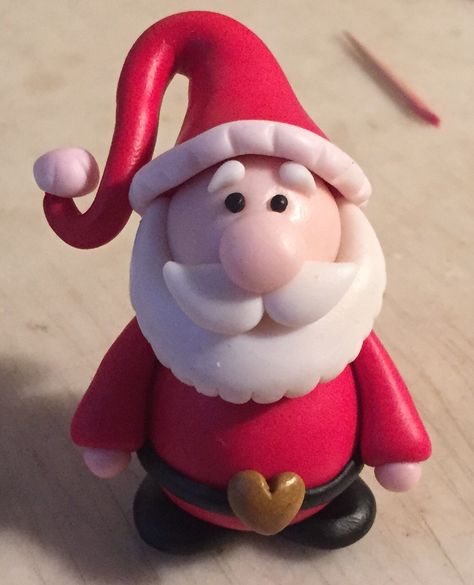 Clay Santa Claus, Fimo Christmas, Fondant Christmas Cake, Model Clay, Polymer Clay People, Christmas Themed Cake, Clay Christmas Decorations, Clay Christmas, Air Dry Clay Projects