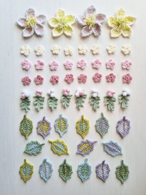 Flower Garland Crochet Free Pattern, Crochet Embroidery Designs, Crochet Flowers Flat, Crochet Leaves Garland, Crochet Flower Garland Pattern Free, Crochet Garland Pattern Free, Winter Garlands, Crochet Flower Garland, Crochet Flower Applique