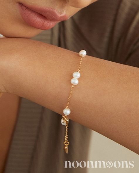 ✦ Dainty Minimalist Pearl Bracelet ✦ An understated sterling silver pearl bracelet with a minimalist design. The alternating pearls and silver beads create a subtle yet elegant embellishment. Offering a refined touch without being overpowering, it is ideal for minimalist fashion enthusiasts, brides and bridesmaids, and young professionals. Suitable for workplace settings, casual outings, formal events, and special occasions, this versatile bracelet adds a touch of sophistication to any outfi... Silver Pearl Bracelet, Young Professional, Brides And Bridesmaids, Silver Pearls, Outfit Details, Pearl Bracelet, Silver Beads, Minimalist Fashion, Formal Event