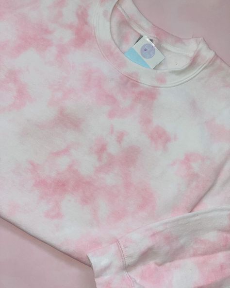 @tiedbylen on Instagram: “happy Sunday 🤍 here’s a little color for this gloomy day ✨ our bubblegum crewneck 💕 #pink #pinkaesthetic #smallbusiness #shopsmall #ootd…” Embroidery Crewneck, Name Embroidery, Dye Sweatshirt, Tie Dye Sweater, Matching Sweatshirts, Grey Tie Dye, Embroidered Crewneck, Personalized Embroidery, Tie Dye Sweatshirt