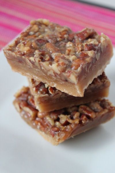 Pecan Squares - From And they Cooked Happily Ever After Bar Recipes Easy, Pecan Pie Squares, Pecan Bar, Pecan Squares, Pie Squares, Pecan Bars, Pecan Pie Bars, Pecan Recipes, Pie Bar