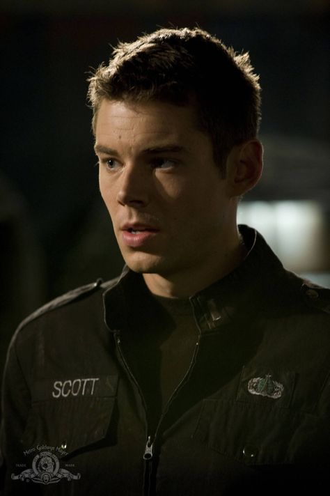 Brian J Smith, Stargate Universe, J Smith, Sci Fi Series, Pop Culture Art, Stargate, Retro Cars, Art Project, Culture Art