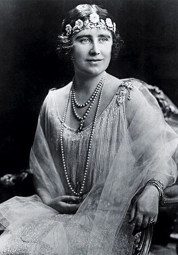 Queen Elizabeth the Queen Mother: the Tiaras of a Duchess and Queen – HistorianRuby: An Historian's Miscellany Strathmore Rose Tiara, Prince Wilhelm, Elizabeth Young, The Queen Mother, Prinz Charles, Edward Viii, Queen Mum, Princess Tiara, Queen Mother