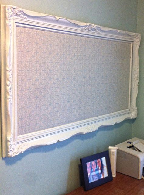 Cork Board Projects, Fabric Covered Cork Board, Rangement Art, Diy Cork Board, Diy Bulletin Board, Diy Cork, Wand Organizer, Picture Frame Crafts, Cork Boards