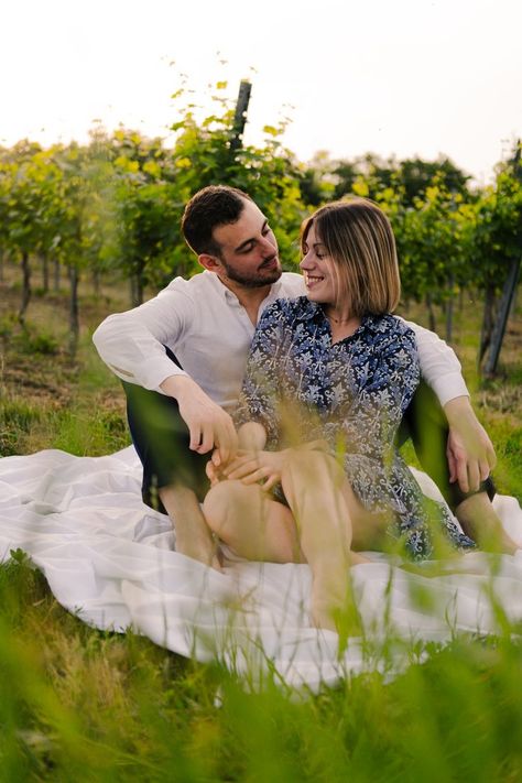 Italy vineyard Vineyard Photoshoot, Enjoy The Journey, Portrait Photoshoot, Couple Portrait, Food And Travel, Food Photographer, Photographing Food, Couple Portraits, Couples Photoshoot