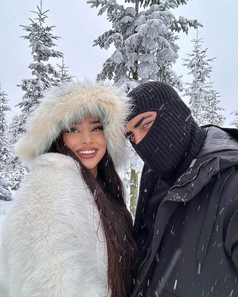 Christian Allister, Mode Au Ski, The Maddest Obsession, Maddest Obsession, Snow Couple, Snow Outfit, Foto Baby, Winter Photo, Winter Photos