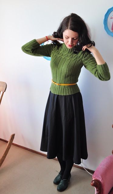 Mode Rockabilly, Creative Clothing, Modest Clothes, Casual Chique, Retro Mode, Modest Clothing, Moda Vintage, Outfit Combinations, Green Skirt