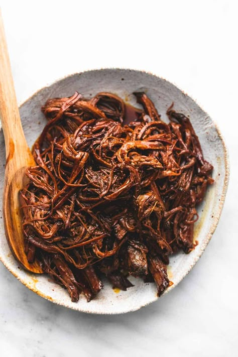 Set it and forget it slow cooker honey bbq beef brisket slathered in sweet and rich bbq sauce is so juicy and tender it will melt in your mouth. Beef Brisket Slow Cooker, Pulled Brisket, Bbq Beef Brisket, Slow Cooked Brisket, Slow Cooker Brisket, Pulled Beef, Beef Brisket Recipes, Bbq Brisket, Best Crockpot Recipes