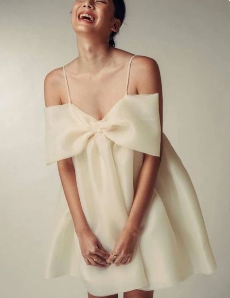 Vania Romoff, Bow Aesthetic, Bow Mini Dress, Babydoll Mini Dress, Big Bow, Glam Dresses, Classy Dress, Fashion Sewing, Fancy Dresses