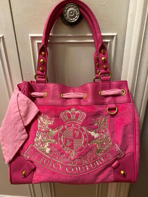 Juicy Couture Aesthetic, Trashy Y2k Aesthetic, Mcbling Fashion, Meagan Good, Y2k Accessories, Pink Y2k, Girly Bags, 2000s Fashion Outfits, Pink Girly Things