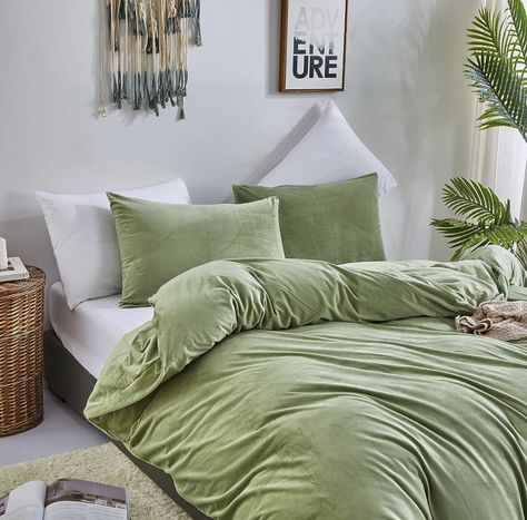 White Bed Comforters, Green Comforter Sets, Bedding King, Velvet Bedding, Full Comforter Sets, Queen Size Comforter Sets, Green Comforter, Velvet Comforter, Velvet Duvet