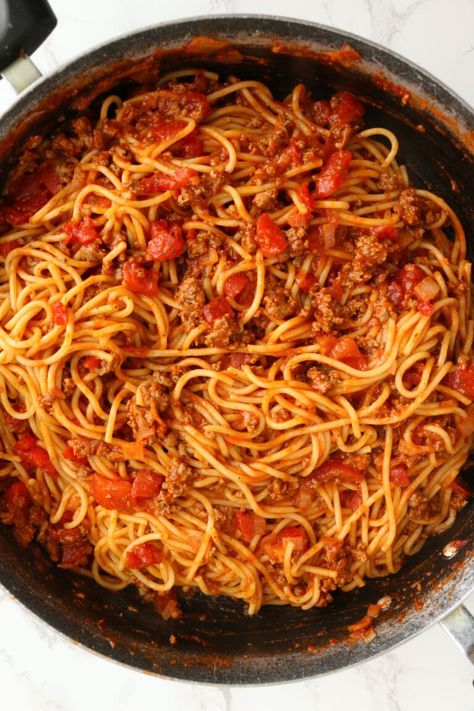 School Cafeteria Spaghetti - Kitchen Divas School Cafeteria Spaghetti Recipe 12 Tomatoes, Cafeteria Spaghetti School Lunch, School Cafeteria Spaghetti, Old School Spaghetti Recipe, School Cafeteria Spaghetti Recipe, School Spaghetti Recipe, Cafeteria Spaghetti, Oven Baked Catfish, Cafeteria School Lunch