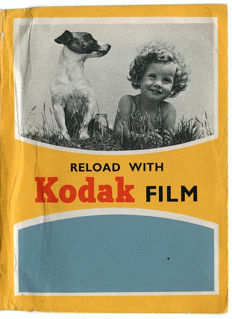 Vintageness from Kodak! Fotocamere Vintage, Kodak Camera, Kodak Moment, Kodak Film, Old Cameras, Old Camera, Old Ads, Vintage Film, Vintage Cameras