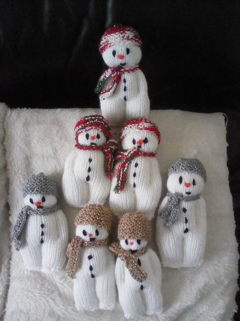 Izzy Dolls, Christmas Knitting Projects, Knitting Dolls Free Patterns, Addi Knitting Machine, Christmas Knitting Patterns Free, Knitted Doll Patterns, Circular Knitting Machine, Animal Knitting Patterns, Knitting Machine Patterns