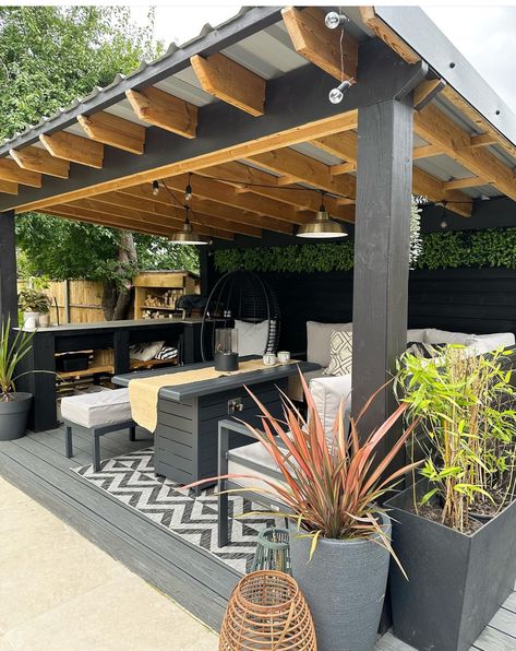 Garden Entertainment Area Ideas, Graden Design, Gazebo Design Ideas, Rustic Outdoor Spaces, Gazebo Design, Garden Huts, Garden Sitting Areas, Village Road, Pergola Gazebo