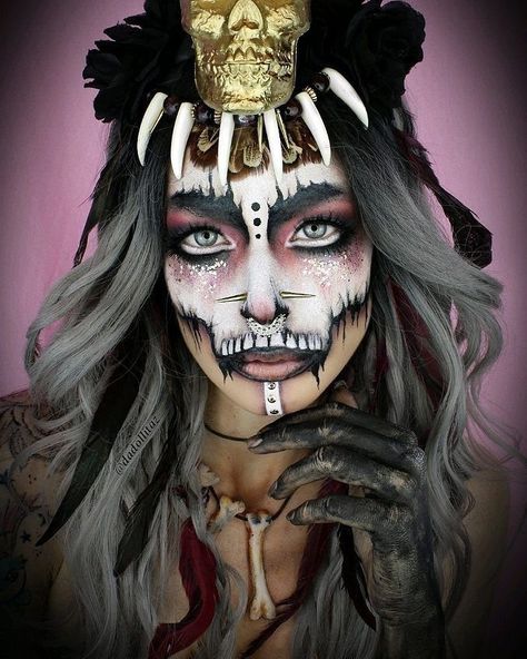 Voodoo Priestess Makeup, Priestess Makeup, Voodoo Makeup, Voodoo Costume, Voodoo Halloween, Voodoo Queen, Make Up Diy, Voodoo Child, Voodoo Priestess