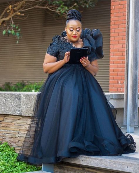 Anniversary Dresses, Nigerian Bridesmaid Dresses, Traditional Dresses African, Outfit For Plus Size, African Bridal Dress, Anniversary Dress, Stylish Naija, Dresses For Ladies, Traditional African Clothing