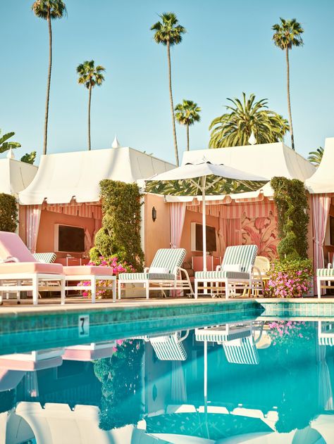 As far as icons are concerned, The Beverly Hills Hotel is at the very top of the list. So, when we hear the word "renovation" in the same sentence as the hotel, it gets us a little worried. But fear not my fellow Pink Palace fans, this restoration only makes the space shine even brighter. Pool Cabanas, Poolside Cabana, The Beverly Hills Hotel, Brunch Cafe, Classic Hotel, Beverly Hills Hotel, Summer Escape, Slim Aarons, Hotel Pool