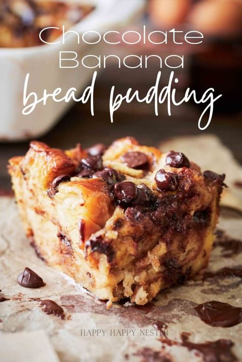 Chocolate Banana Bread Pudding is the ultimate comfort dessert. It combines the rich, indulgent chocolate with the natural sweetness of bananas, all nestled in a warm, custardy, delectable treat. This rich and delicious bread pudding is a breeze, perfect for both novice and experienced bakers. It only takes a few minutes to assemble, and surprisingly, it tastes like a gourmet dessert! Bread Pudding Banana, Bread Pudding No Eggs, Bread Pudding Chocolate, Bread Pudding With Bananas, Banana Bread Bread Pudding, Chocolate Banana Bread Pudding, Healthy Bread Pudding, Nutella Bread Pudding, Banana Bread Pudding Recipe