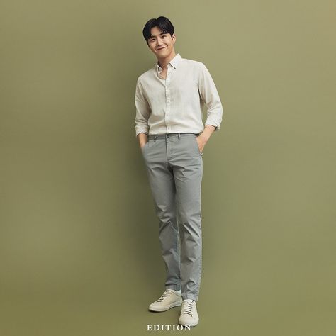 Outfit Celana Bahan, Kdrama Men Outfit, Kdrama Men Fashion, Korean Man Outfit, Outfit Cowok, Korean Street Fashion Men, Fashion Men Casual, Kim Seon Ho, Mens Smart Casual Outfits