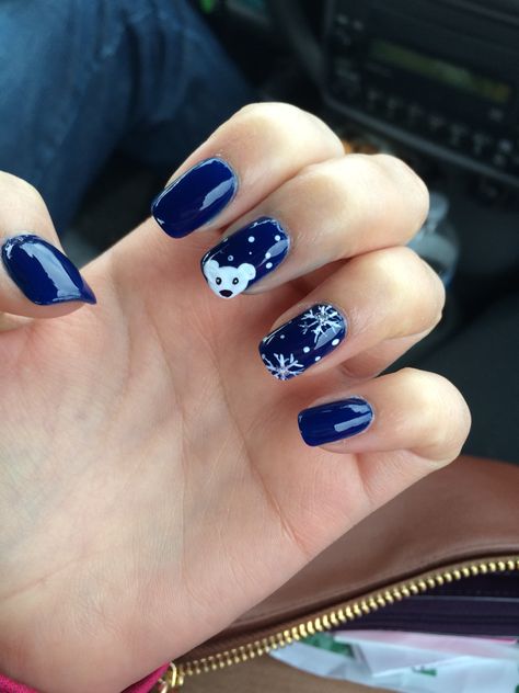 January Nail Art 2023, Christmas Nails Polar Bear, Polar Bear Christmas Nails, Dark Blue Nails Christmas, Polar Bear Nail Designs, Nails For January 2023, Nail Ideas For January, January Nails Blue, January Gel Nails Ideas