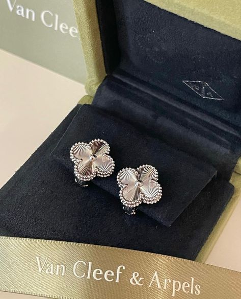 Van Cleef Alhambra Earrings, Van Cleef White Gold, White Gold Van Cleef, Van Cleef Earrings, Van Cleef Arpels Earrings, Jewelry Van Cleef, Alhambra Earrings, Gold Vans, Van Cleef And Arpels Jewelry