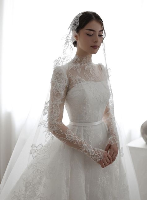 Catholic Wedding Dresses, Dress Pengantin, Modest Lace Wedding Dresses, Wedding Dress Sweetheart, Elegant White Dress, Dubai Business, Bride Dress Simple, Classy Wedding Dress, Pretty Wedding Dresses