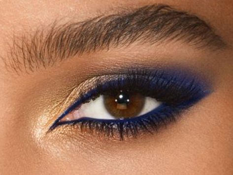 Magical Blue Eye Makeup Looks For Everyone | Charlotte Tilbury Blue Eyeshadow Ideas, Navy Blue Dress Makeup, Eyeshadow Ideas For Brown Eyes, Blue Eye Makeup Looks, Pale Skin Eye Makeup, Blue Eyeliner Looks, Navy Blue Makeup, Blue Eyeshadow Palette, Prom Makeup For Brown Eyes