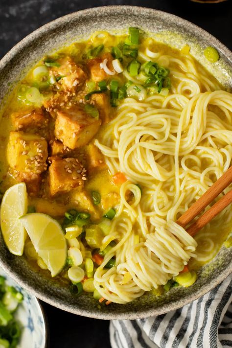 Vegan Keto Soup, Coconut Noodle Soup, Curry Broth, Crispy Baked Tofu, Noodle Soups, Tofu Soup, Tofu Recipes Vegan, Plant Based Soups, Vegan Rice