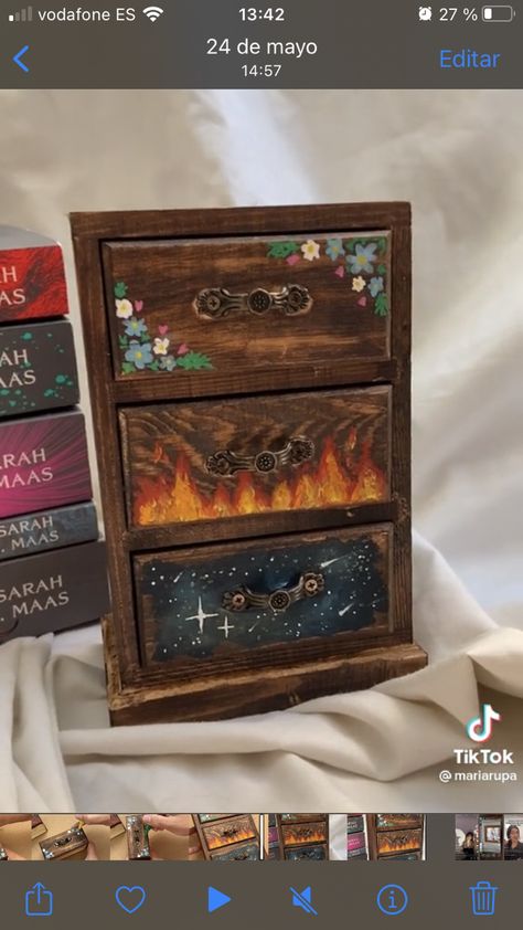 Acotar Room Aesthetic, Diy Bookish Decor, Acotar Craft Ideas, Acotar Home Decor, Acotar Dresser Painting, Acotar Bookshelf Decor, Crafts For Book Lovers Diy, Acotar Dresser, Acotar Decor