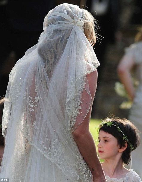 Vintage Wedding Veil Kate Moss Wedding Dress, Kate Moss Wedding, Jamie Hince, Moss Wedding, Fishtail Braid, A Wedding Dress, Wedding Veils, Wedding Veil, Kate Moss