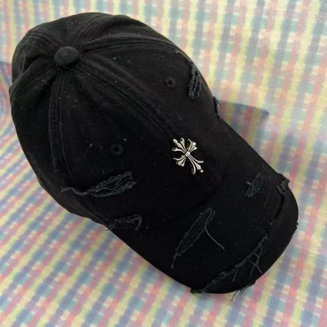 Never Worn Size: One Size Material: Cotton Features: Adjustable Chrome Hearts Cross, Swag Hats, Minimal Streetwear, Streetwear Hats, Gymwear Outfits, Techwear Outfits, Distressed Baseball Cap, Black Trucker Hat, Luxury Hats