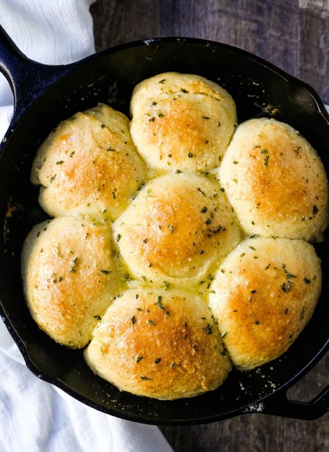 Pull Apart Rolls Recipe, Butter Rolls, Modern Honey, Homemade Garlic Butter, Garlic Rolls, Homemade Garlic Bread, Butter Roll, French Bread Recipe, Bread Rolls Recipe