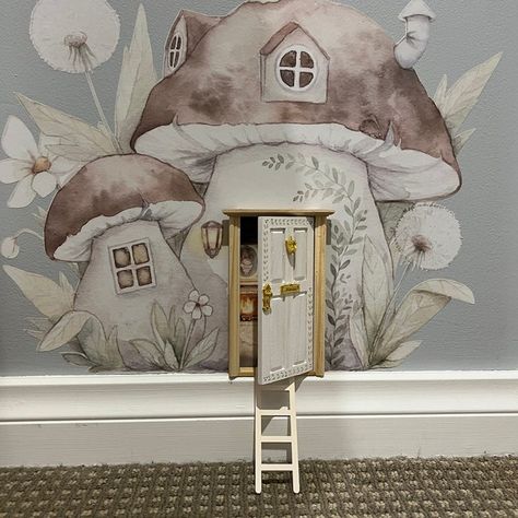 AidaZamora - Etsy Vintage Kids Room, Fairy Room, Mouse House, Deco Rose, Nursery Room Design, Baby Room Inspiration, Fabric Wall Decals, Nursery Room Inspiration, Mushroom House