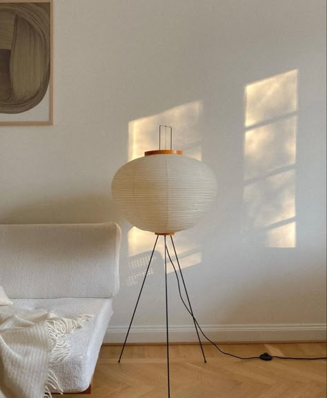 Muji Lamp, Floor Lamp Dining Room, Garden Kitchen Ideas, Spanish Home Design, Akari Lamp, Dining Room Floor Lamp, Vintage Minimalism, Calm Coastal, European Style Homes