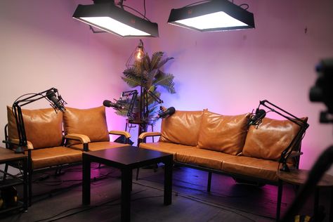 Pink Podcast Room, Set Design Podcast, Interview Podcast Studio, Video Podcast Studio Design, Home Podcast Studio Setup, Estudio Podcast, Podcast Set Up, Podcast Filming Setup, Podcast Set Design