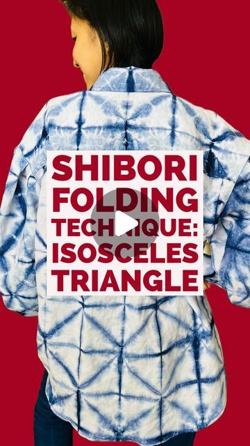 Geraldine Kok-Berman on Instagram: "Shibori Folding Technique to create an isosceles triangle pattern. This was used on the back of my #fibremoodcarry blouse by @fibremood  Please go to a previous post on my feed watch how I fold vertical accordion folds before I make these isosceles triangle folds to piece together the full tutorial. Dye: @ritdye Indigo  #sewwithgeri #geriinstitches" Shibori Triangle Fold, Indigo Techniques, Shibori Techniques Tutorials, Shibori Tutorial, Indigo Dye Techniques, Tie Dye Patterns Diy, Fabric Dyeing Techniques, Shibori Designs, Isosceles Triangle