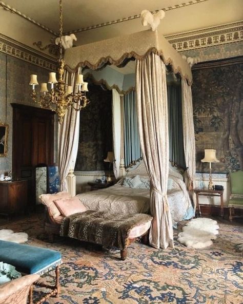 At Home With Alidad on Instagram: “Plain fabrics do wonders against rich backgrounds!  Belvoir Castle, the family home of the Manners family and the seat of the Dukes of…” Belvoir Castle, Castle Bedroom, Royal Bedroom, Victorian Bedroom, Tapestry Bedroom, Four Poster Bed, Four Poster, Poster Bed, Elegant Bedroom