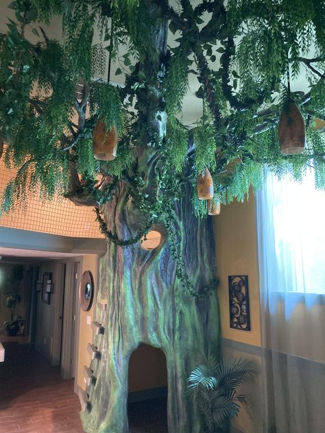 Fake Indoor Trees, Tree On Wall, Avatar Tree, Paper Mache Tree, Tree Jungle, Classroom Tree, Tree Bedroom, Jungle Bedroom, Casa Hobbit