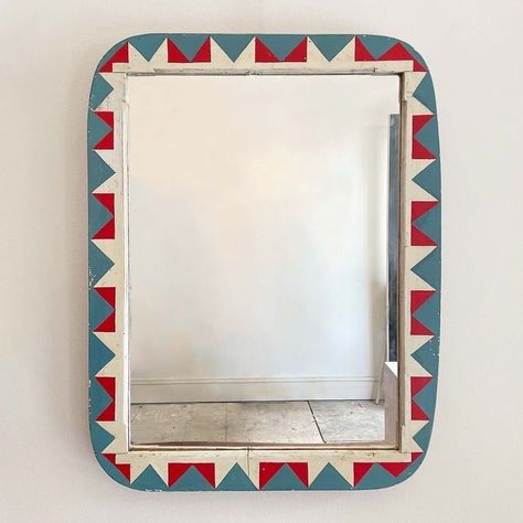 Paint Mirror Diy, Painted Frame Mirror, Mirror Painted Frame, Folk Art Mirror, Mirror Frame Paint, Paint Mirror Frame, Hand Painted Mirror Frame, Frame Painting Ideas, Mirror Frame Painting Ideas