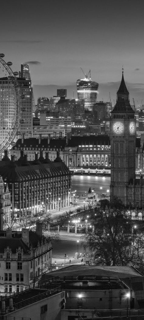 Black And White Aesthetic Travel, Wallpaper Backgrounds London, London In Black And White, Dark London Wallpaper, Succession Vibes, London Iphone Wallpaper, London City Wallpaper, Black And White Iphone Wallpaper, Slay Pictures