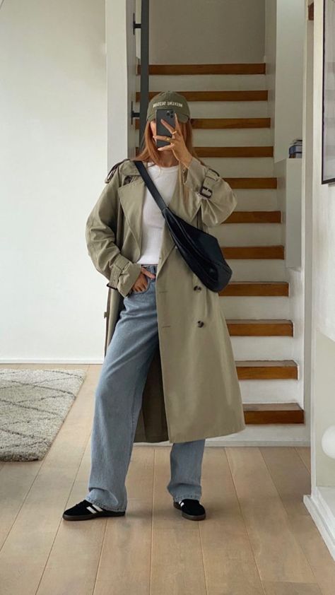 Rainy Day Outfits, Trenchcoat Outfit, Trench Outfit, Fall Fashion Outfits Casual, Italy Fits, Cozy Rainy Day, Trip Outfit, Green Trench Coat, Trench Coat Outfit