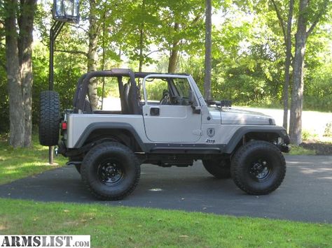 Jeeps Wrangler, 2001 Jeep Wrangler, Yj Wrangler, Beach Jeep, Tj Wrangler, Jeep Ideas, Country Stuff, Everyday Clothes, Jeep Rubicon