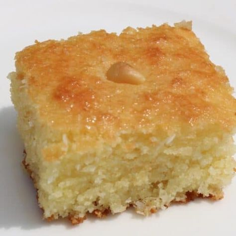 Manakish Dough Recipe, Namoura Recipe, Lebanese Desserts, Raw Cake, Cake Mixture, Lebanese Recipes, Minced Meat, Take The Cake, Coconut Cake