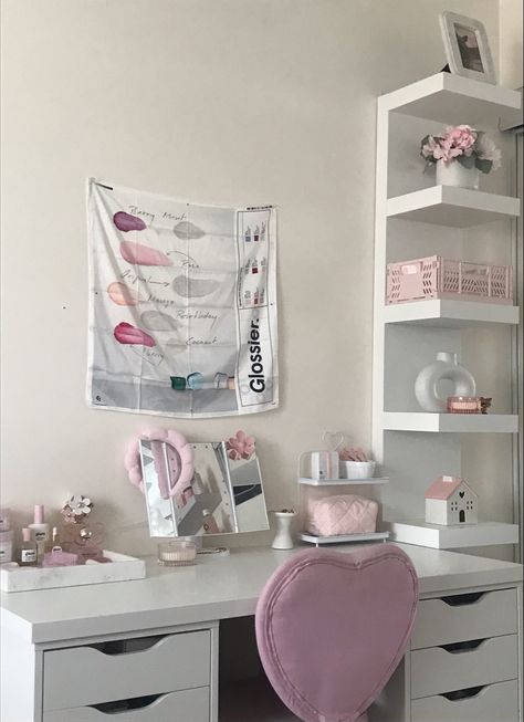 Makeup Setup In Bedroom, Coquette Room Desk, Desk Area In Bedroom, Cleaning My Room, Pink Room Decor, Pinterest Room Decor, Girly Room, Room Desk, Redecorate Bedroom