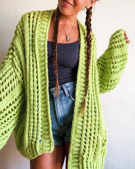 Happy Love Co on Instagram: “Well I have another pattern up tonight! This one I’m calling the “bring me coffee cardi” ☕️❤️ the open stitch is so perfect for being cozy…” Beach Porch, Oversized Pattern, Summer Knitting Patterns, Cardigan Au Crochet, Knit Summer, Pull Crochet, Coffee Dates, Summer Sweater, Summer Cardigan