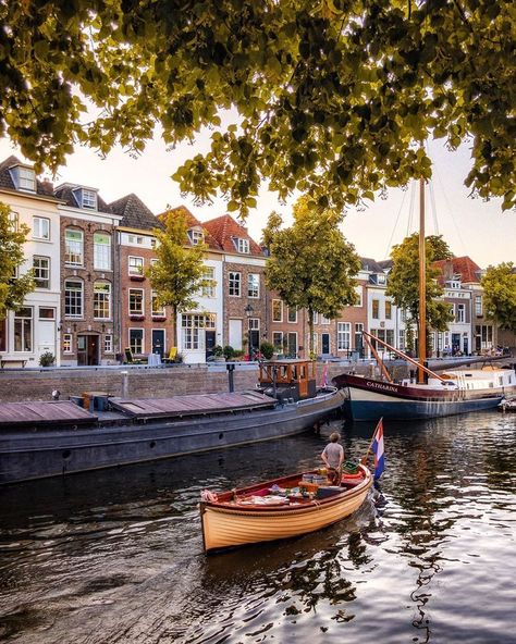 Den Bosch, Old Dutch Town! 🌿 Stunning photo,  by @eskimo  Follow us and use the hashtag  #bestofnetherlands  Selected by @debyanna 🌸🍃👩🏻‍💻… Old Dutch, Den Bosch, The Netherlands, Belgium, Follow Us, Netherlands, Architecture, Travel, Quick Saves