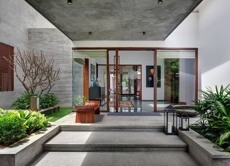 Contemporary Farm House, Khosla Associates, Farmhouse Entrance, Out House, India House, Contemporary Exterior, Indian Homes, Contemporary Farmhouse, Courtyard House