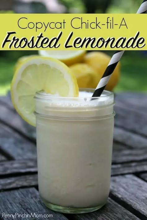 Chick Fil A Recipe Copycat, Lemonade Beyonce, Frosted Lemonade Recipe, Chick Fil A Recipe, Easy Lemonade Recipe, Frozen Drink Recipes, Simply Lemonade, Frosted Lemonade, Copycat Chick Fil A